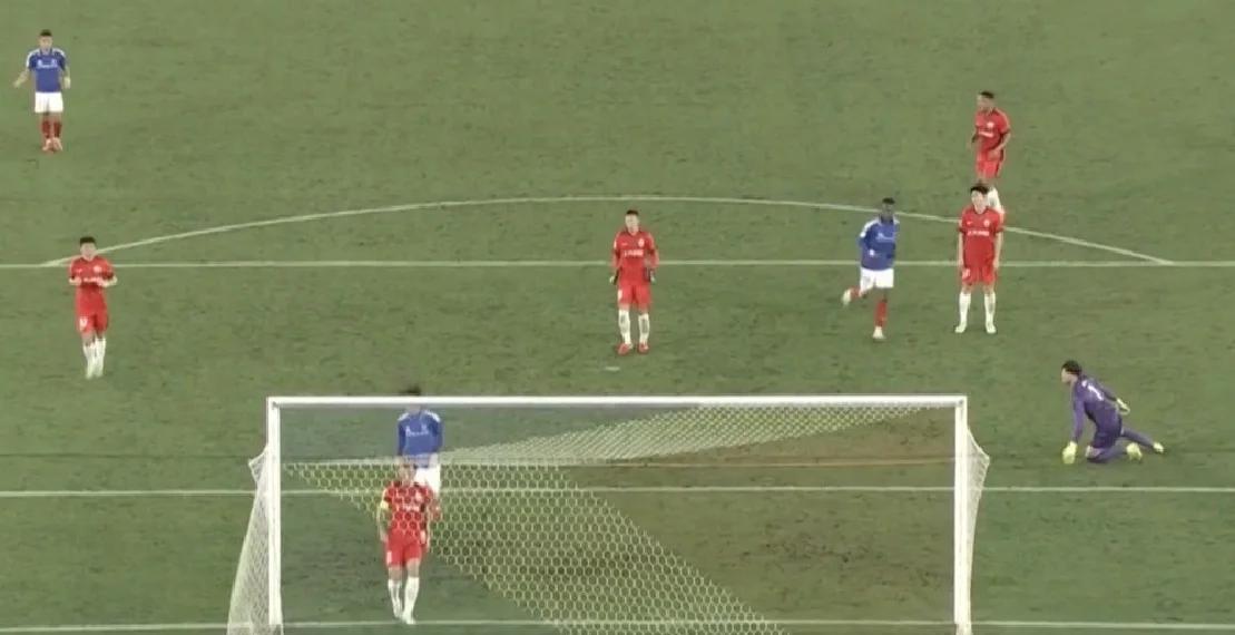 包含亚冠赛程吃紧，上海海港赛后战术微调，底气十足，临场指挥获称赞的词条